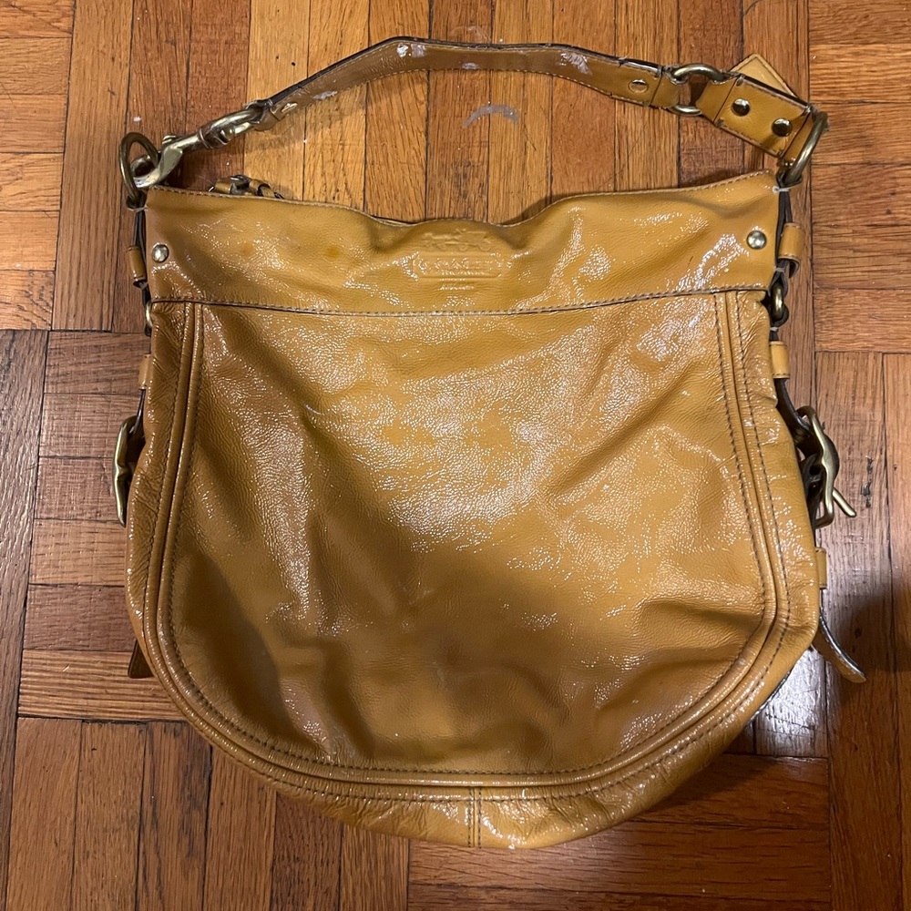 Coach Shoulder Bag - Patent Leather Neutral